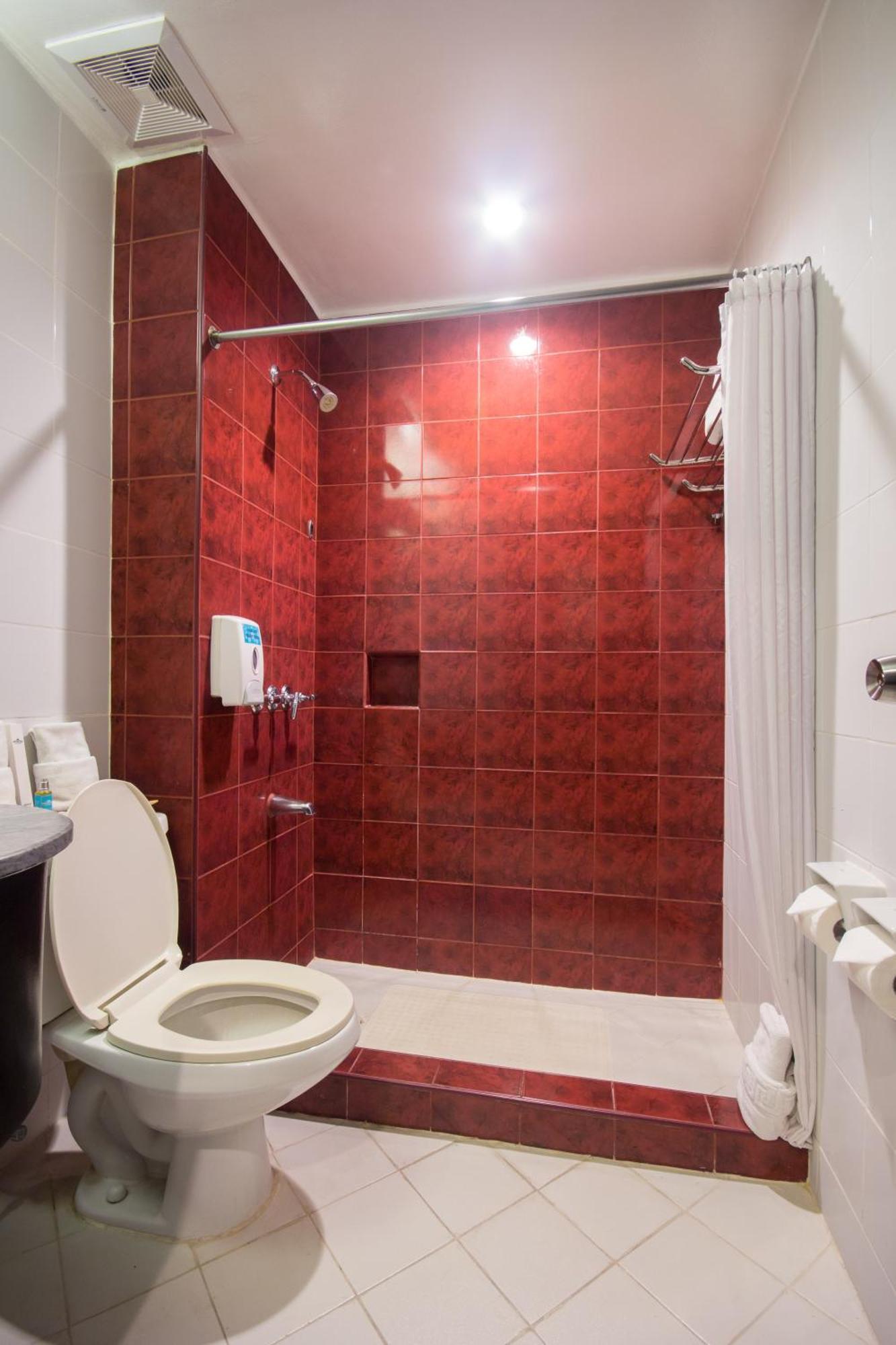 General Trias  Microtel By Wyndham Eagle Ridge מראה חיצוני תמונה